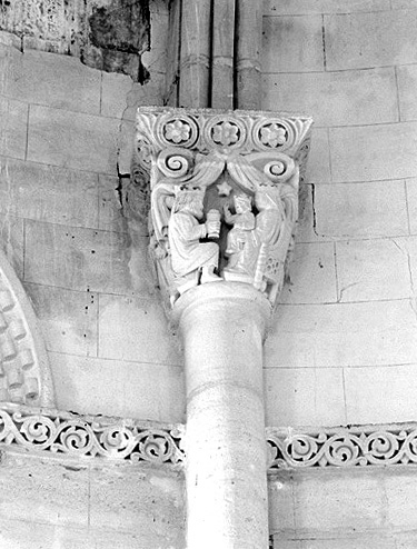 Chapelle, chapiteau 6 : Adoration des Mages.