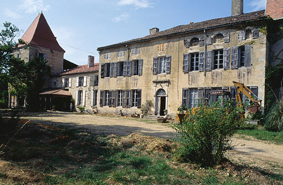 Corps de bâtiment central et aile ouest, élévations sud.