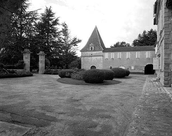 Aile nord ouest, pigeonnier, portail, élévations sur cour.
