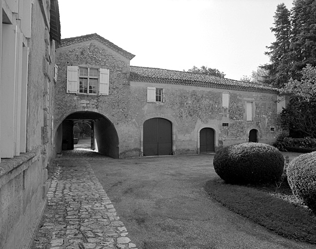 Aile sud est, élévations sur cour.