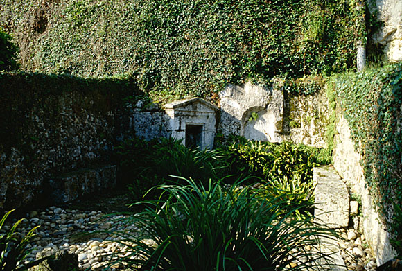 Jardin : fontaine.