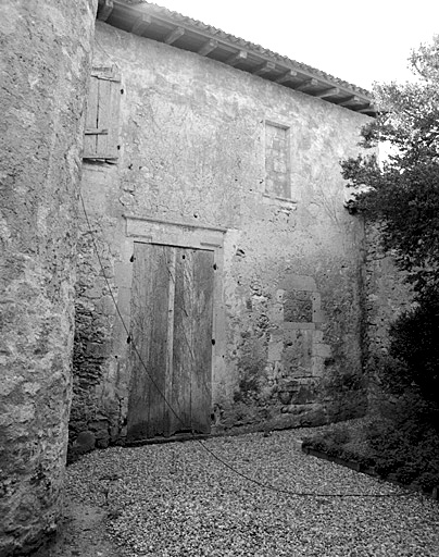 Corps de logis nord, élévation est sur la cour arrière.