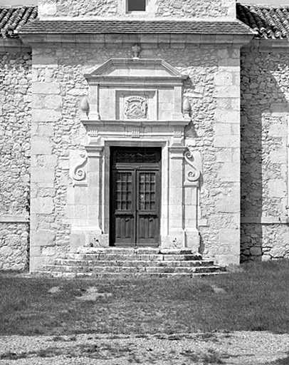 Aile nord, élévation sud sur cour, détail de l'avant-corps central.