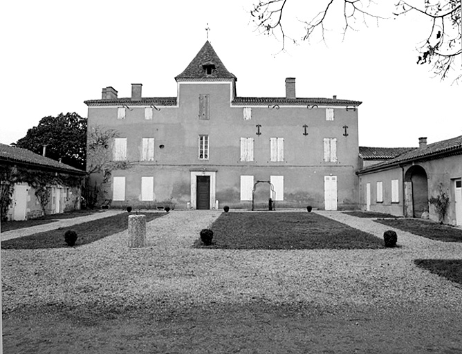 Logis 17e siècle, élévation est.