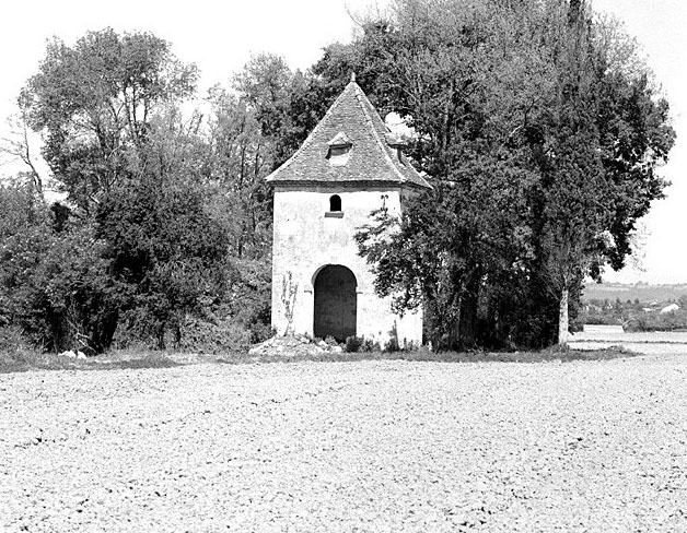 Pigeonnier, vue d'ensemble depuis le sud est.