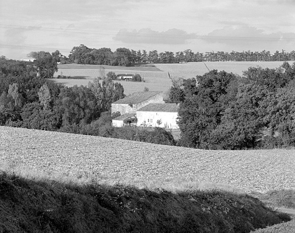 Vue des bâtiments depuis le sud-ouest.