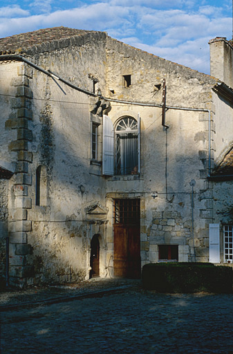 Logis, vue prise du sud-est.