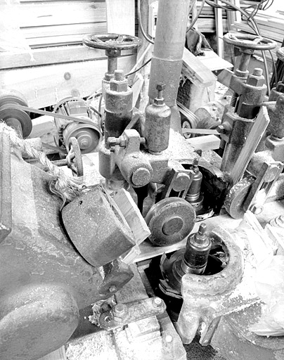 Parqueterie : machine Quatre-faces. 2e et 3e outils : toupies latérales.