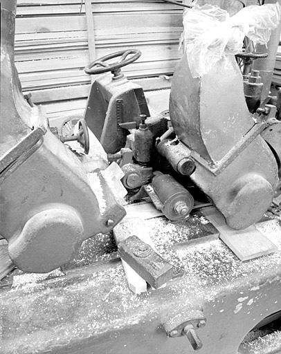 Parqueterie : machine Quatre-faces. 4e outil : rabot horizontal.