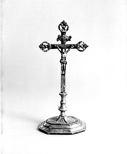 Croix d'autel.