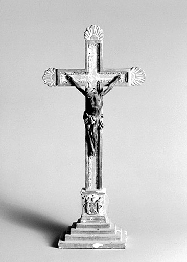 Croix d'autel.