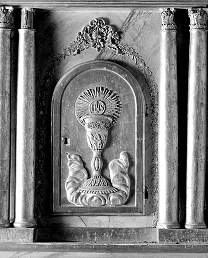 Détail : porte du tabernacle.