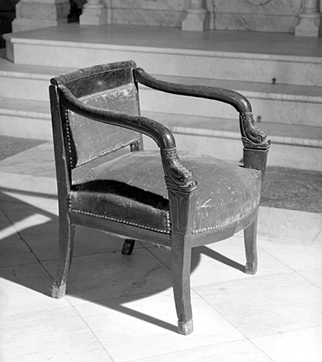 Fauteuil de célébrant.