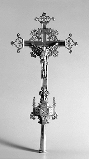 Croix de procession (n° 1).