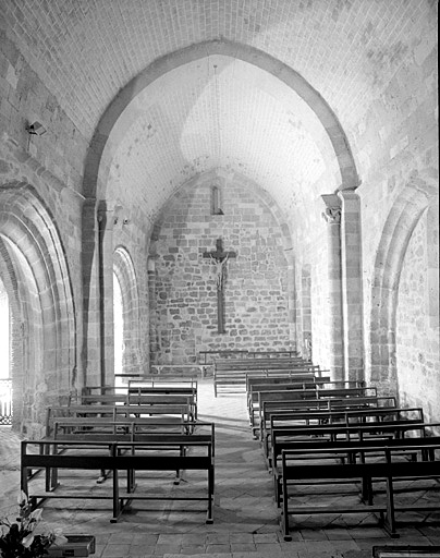Eglise : contre-champ.
