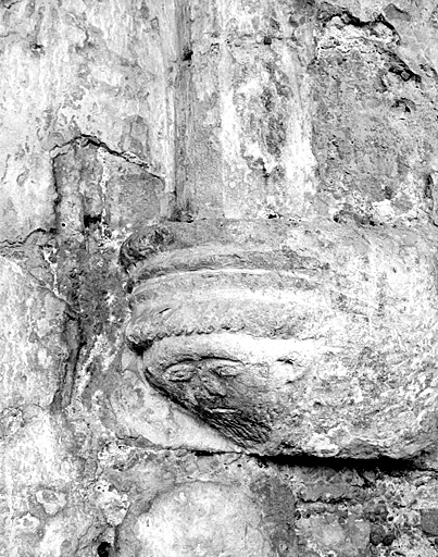 Vestiges de l'église, bas-côté nord : culot 6.