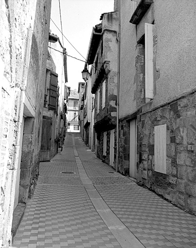 Vue d'ensemble de la rue Sainte-Marie.
