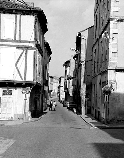 Entrée de la rue Docteur-Chanteloube.