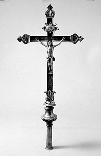 Croix de procession (n° 1).