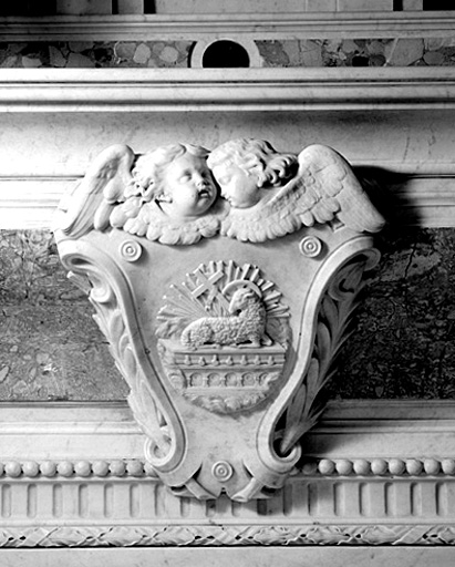 Détail : cartouche central de l'autel.