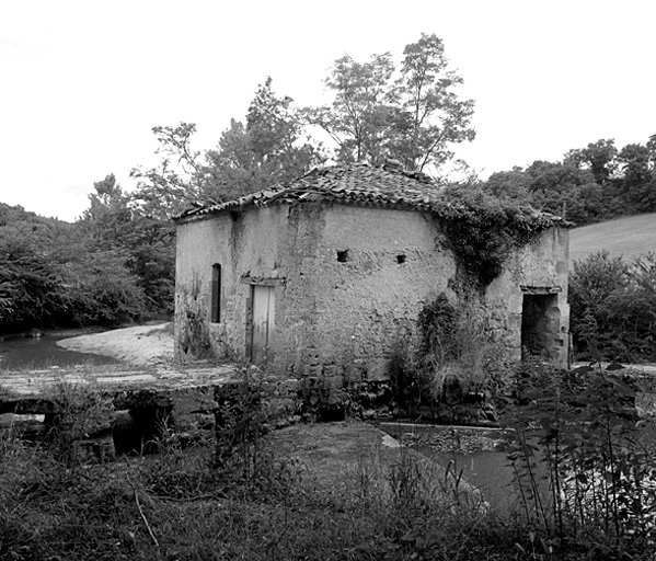 Moulin ouest, vue prise du sud ouest en amont.