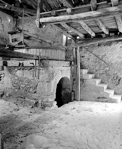 Moulin ouest, vue intérieure : meule.