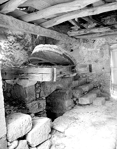 Moulin est, vue intérieure : meule.