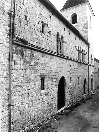 Maison dite l'Abescat, puis église, actuellement salle de spectacle