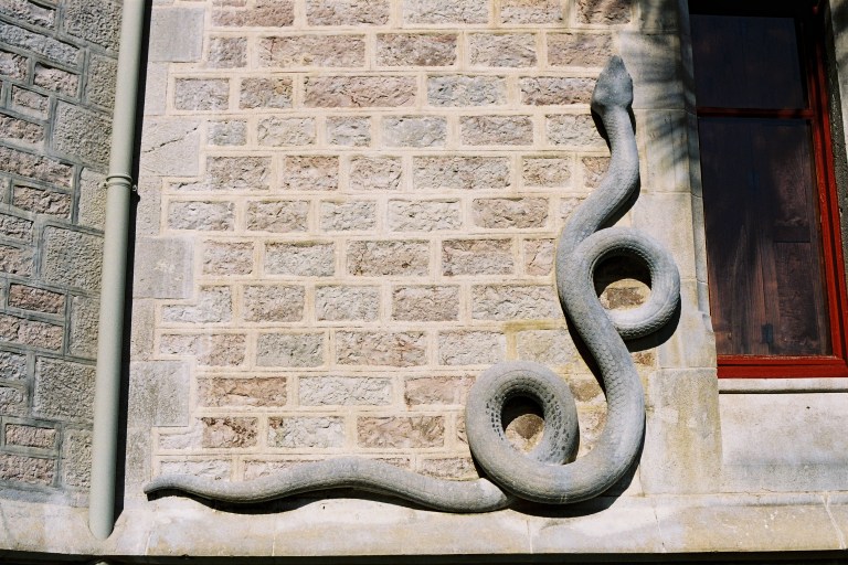 Sculpture : serpent