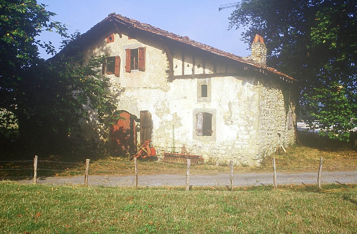 Elévation antérieure est, vue de 3/4 nord-est.