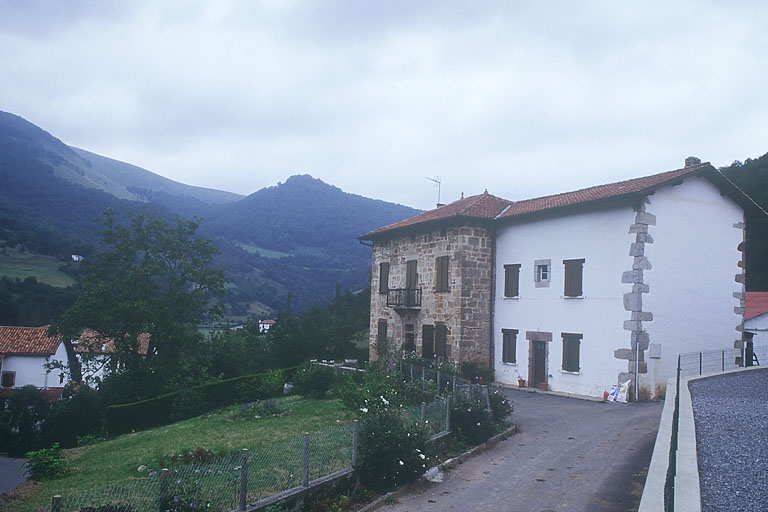 Vue d'ensemble, prise de 3/4 nord-est