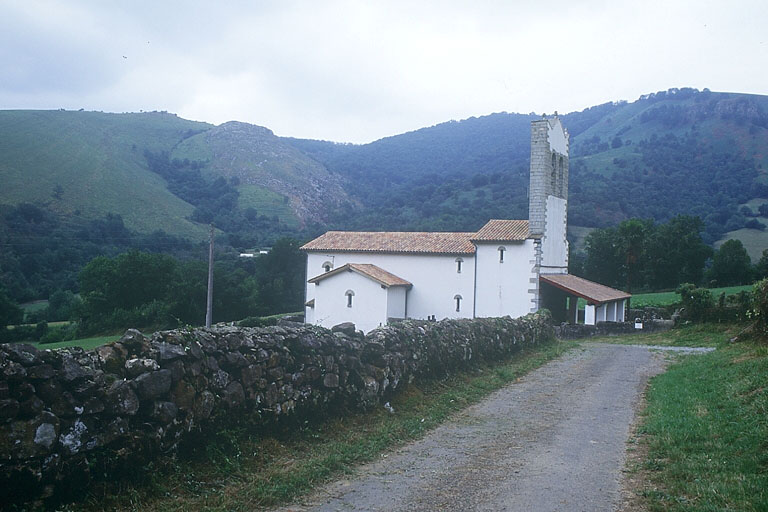 Vue d'ensemble prise depuis le nord-ouest.