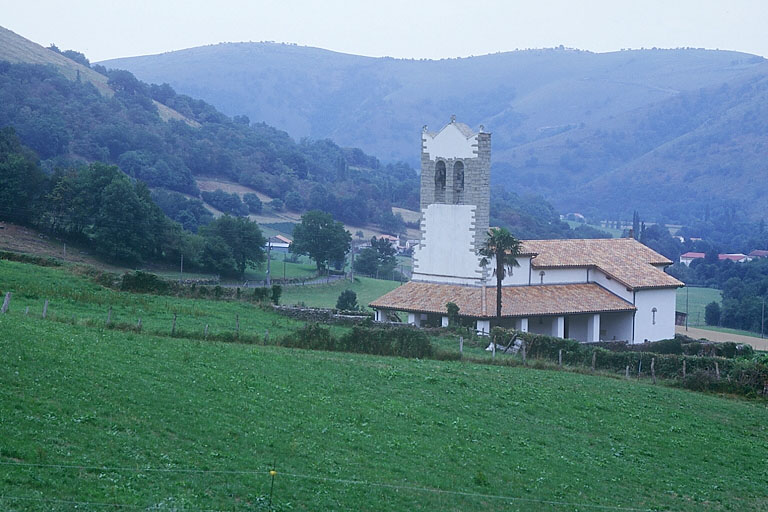 Vue d'ensemble prise depuis le sud-ouest.