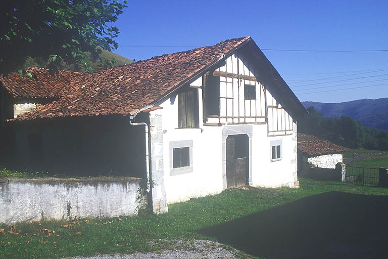 Elévation antérieure est, vue de 3/4 sud-est.