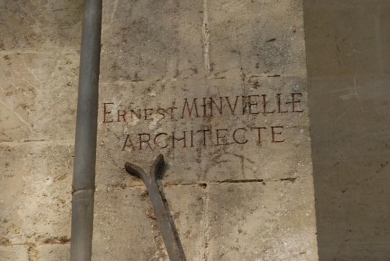 Chai indépendant, élévation principale (nord), détail : signature
