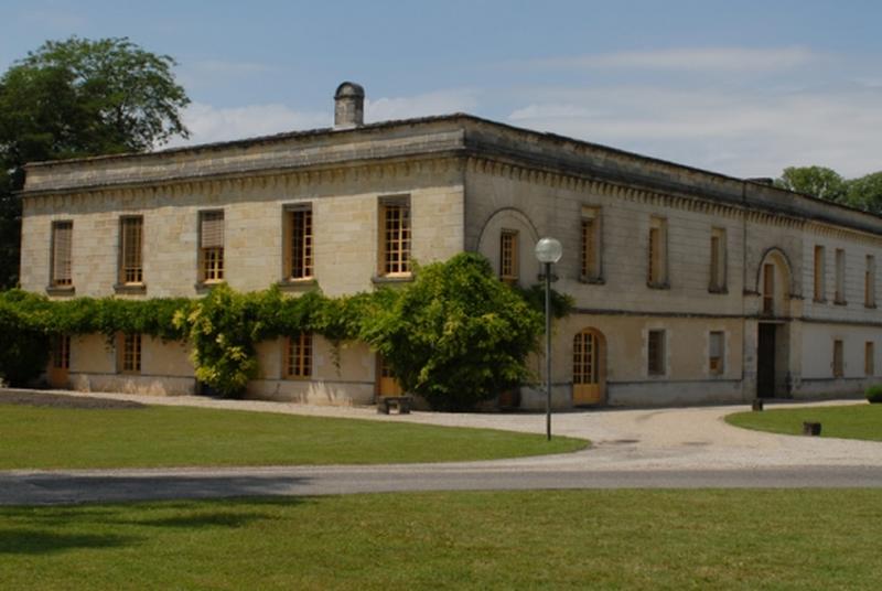 Ensemble, élévations sud et est.