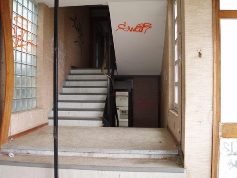 Intérieur, entrée et escalier