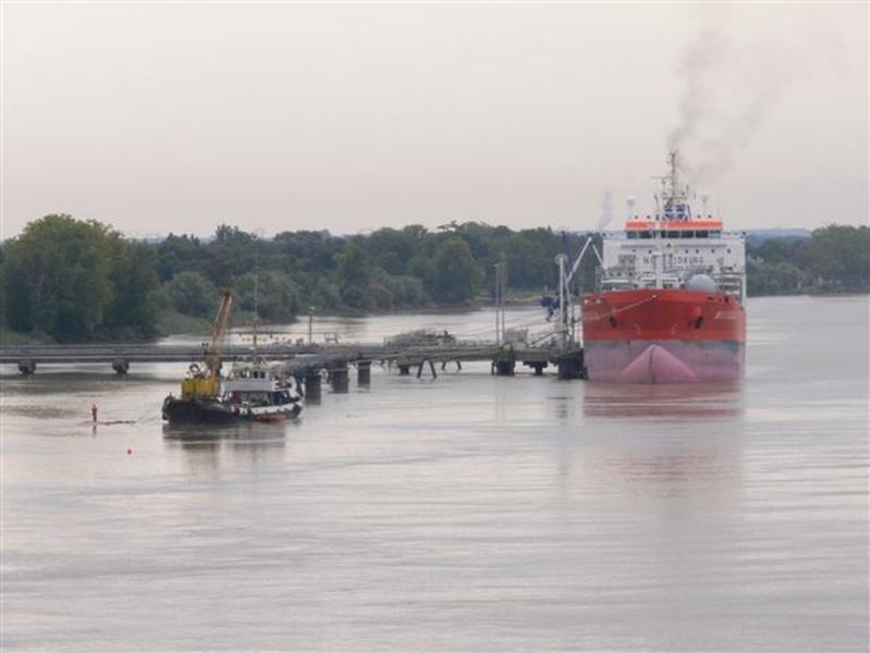 Ensemble du poste 501 vu depuis la Garonne.