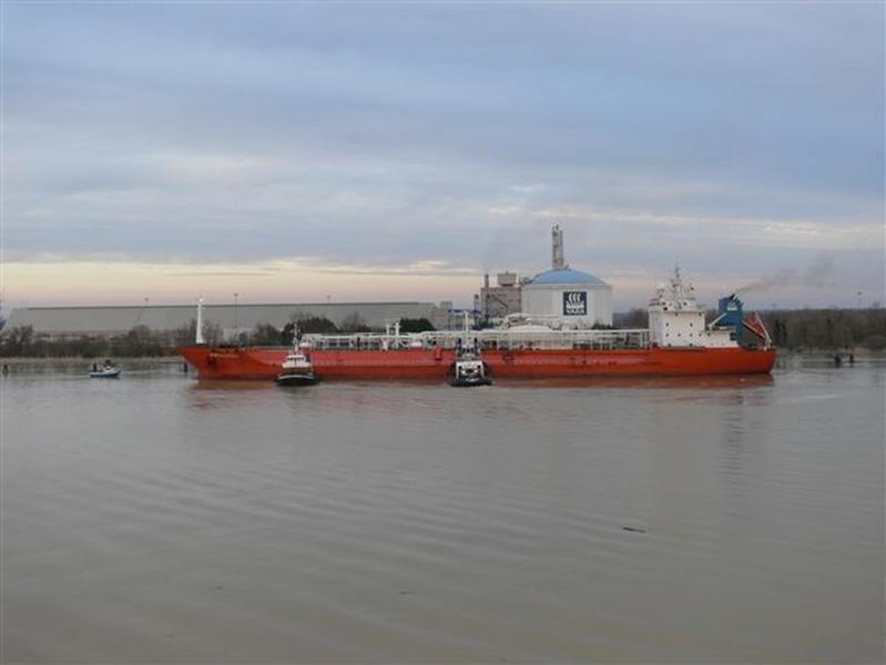 Ensemble du poste 501 vu depuis la Garonne.