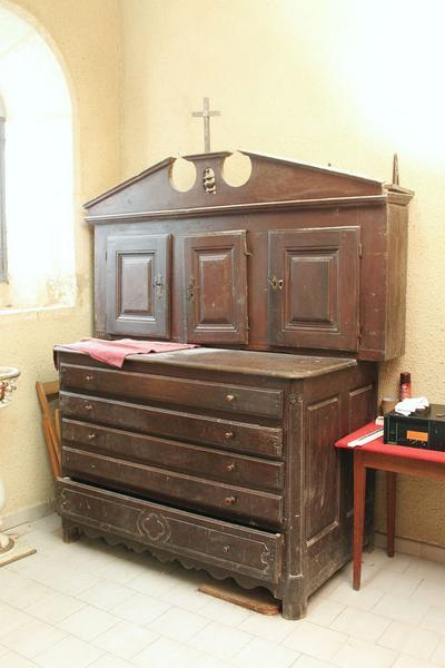 Meuble de sacristie (commode-armoire de sacristie) et armoire de sacristie