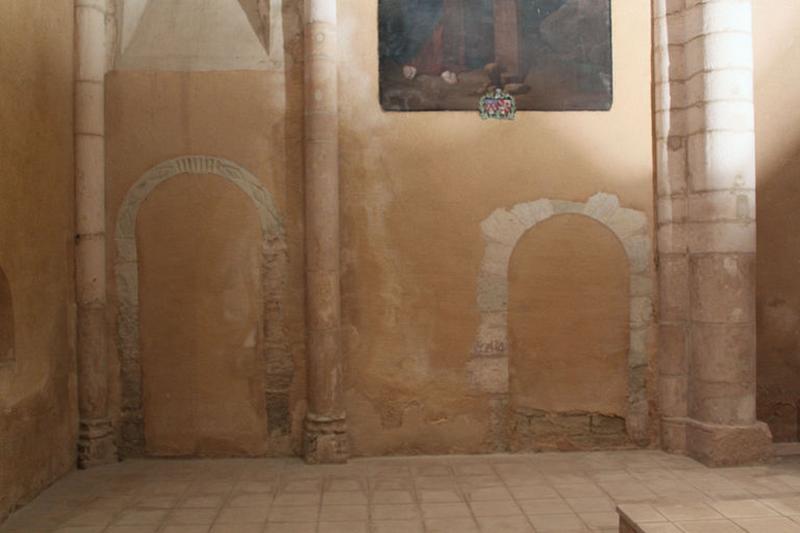 Portes murées dans le mur sud du choeur.