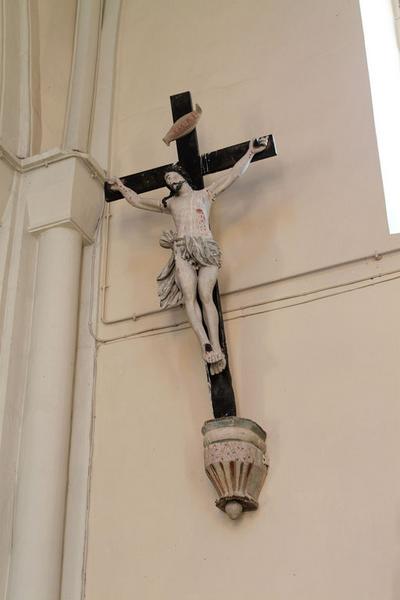 Croix : Christ en croix