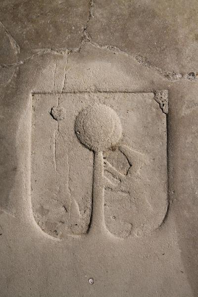 Détail : armoiries.