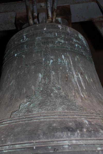 Détail de la croix sur le vase.