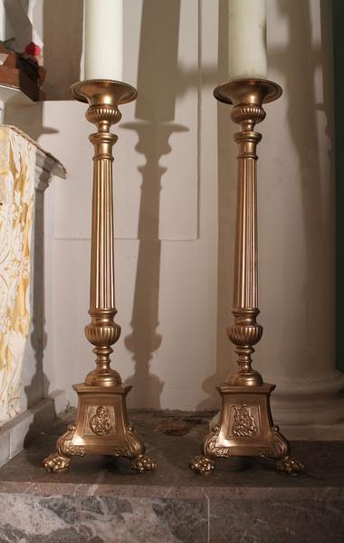 Garniture d'autel (6 chandeliers et croix)