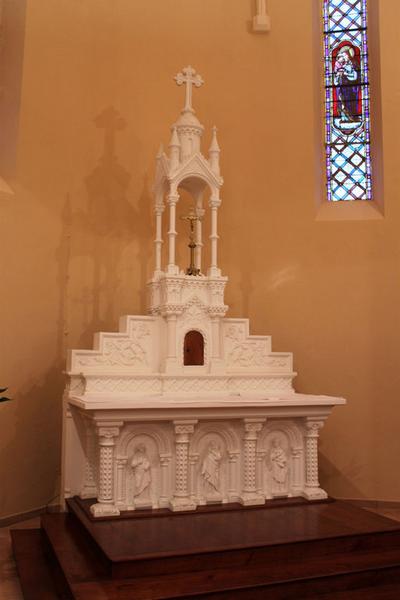 Autel, 2 gradins d'autel, tabernacle (maître-autel)