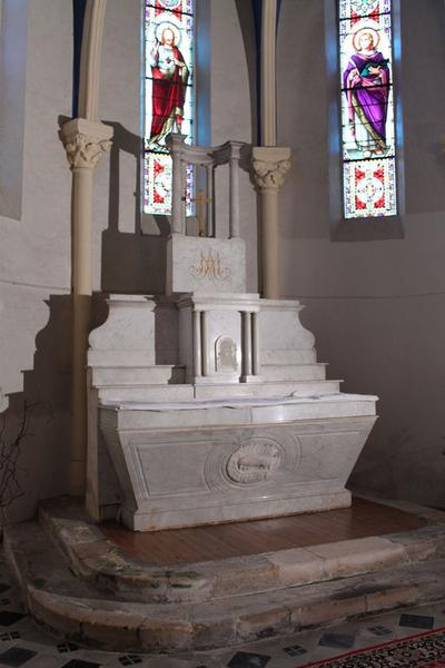 Autel, 2 gradins d'autel, tabernacle (maître-autel)