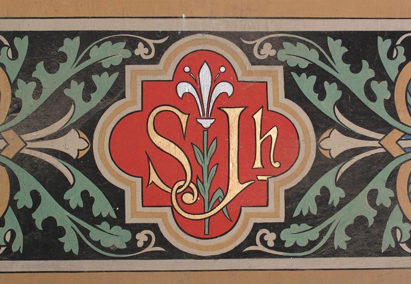 Détail des peintures de la chapelle Saint-Joseph : médaillon avec le monogramme de saint Joseph.