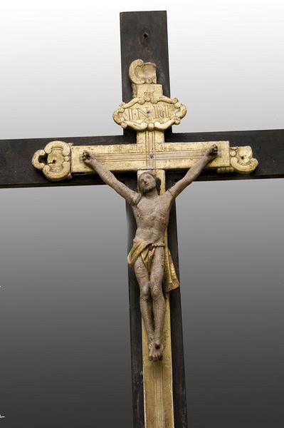 Croix : Christ en croix