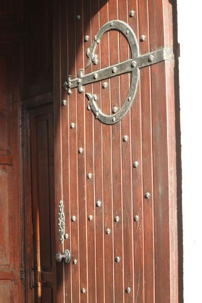 Détail d'un battant de la porte occidentale, dans le porche.